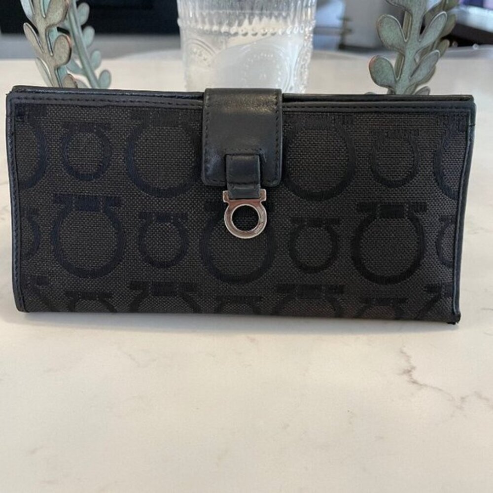 Salvatore Ferragamo Authentic Signature Logo LeatherNylon Wallet Black Sz OS